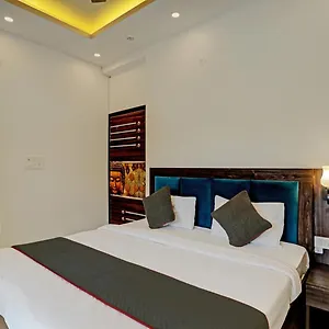 Aerotech Near Delhi Airport Hotel