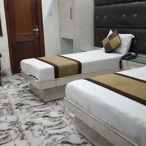 Otel Adb Crystal Deluxe, Yeni Delhi