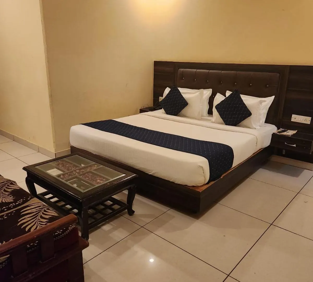 Hotel Grand King Plaza Nové Dillí 4*,